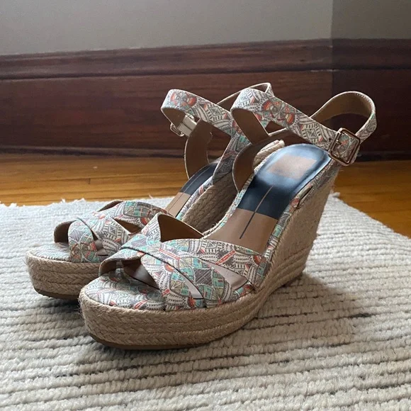 Dolce Vita tribal patterned espadrille wedges - Picture 3 of 3